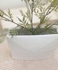 Tôn vinh không gian sống với bộ bình hoa gốm sứ trắng vân sóng & xoáy. Thiết kế tối giản, sang trọng. Phù hợp cắm cành lá tulip, quà tân gia ý nghĩa. Click xem ngay!