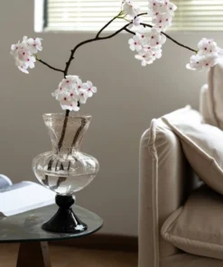 Nâng tầm không gian sống với Bình hoa thủy tinh vảy vàng Gold Speckle cao cấp. Thiết kế chân đế đen vững chãi, kiểu dáng Art Deco sang trọng. Freeship hôm nay. Mua ngay!