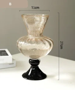 Nâng tầm không gian sống với Bình hoa thủy tinh vảy vàng Gold Speckle cao cấp. Thiết kế chân đế đen vững chãi, kiểu dáng Art Deco sang trọng. Freeship hôm nay. Mua ngay!