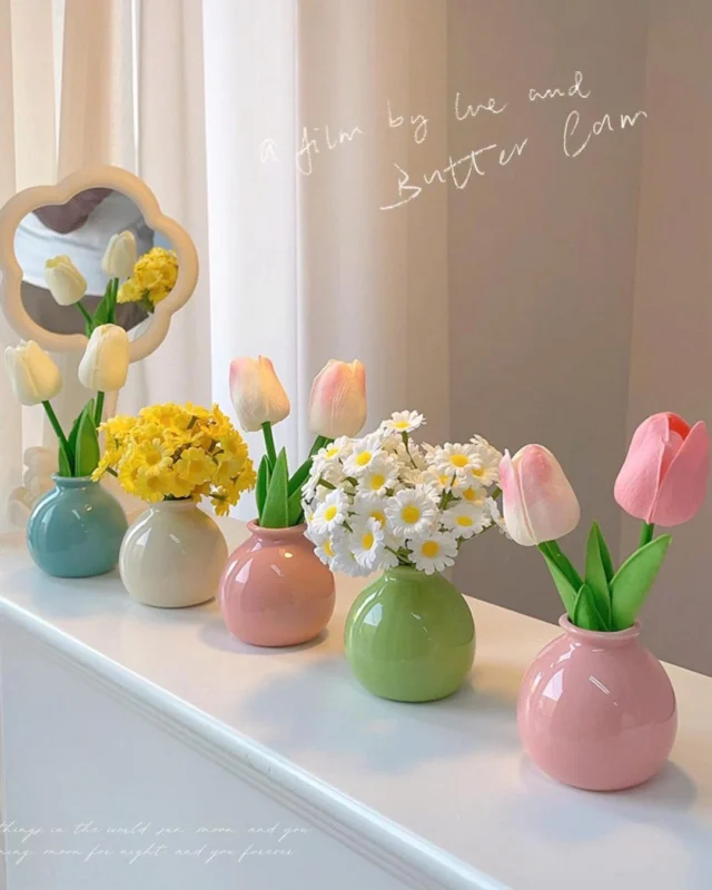 Khám phá bộ sưu tập Bình sứ mini pastel cực xinh. Thiết kế tối giản, màu sắc ngọt ngào phù hợp decor bàn học, kệ sách. Món quà tặng nhỏ tinh tế. Xem ngay giá ưu đãi!